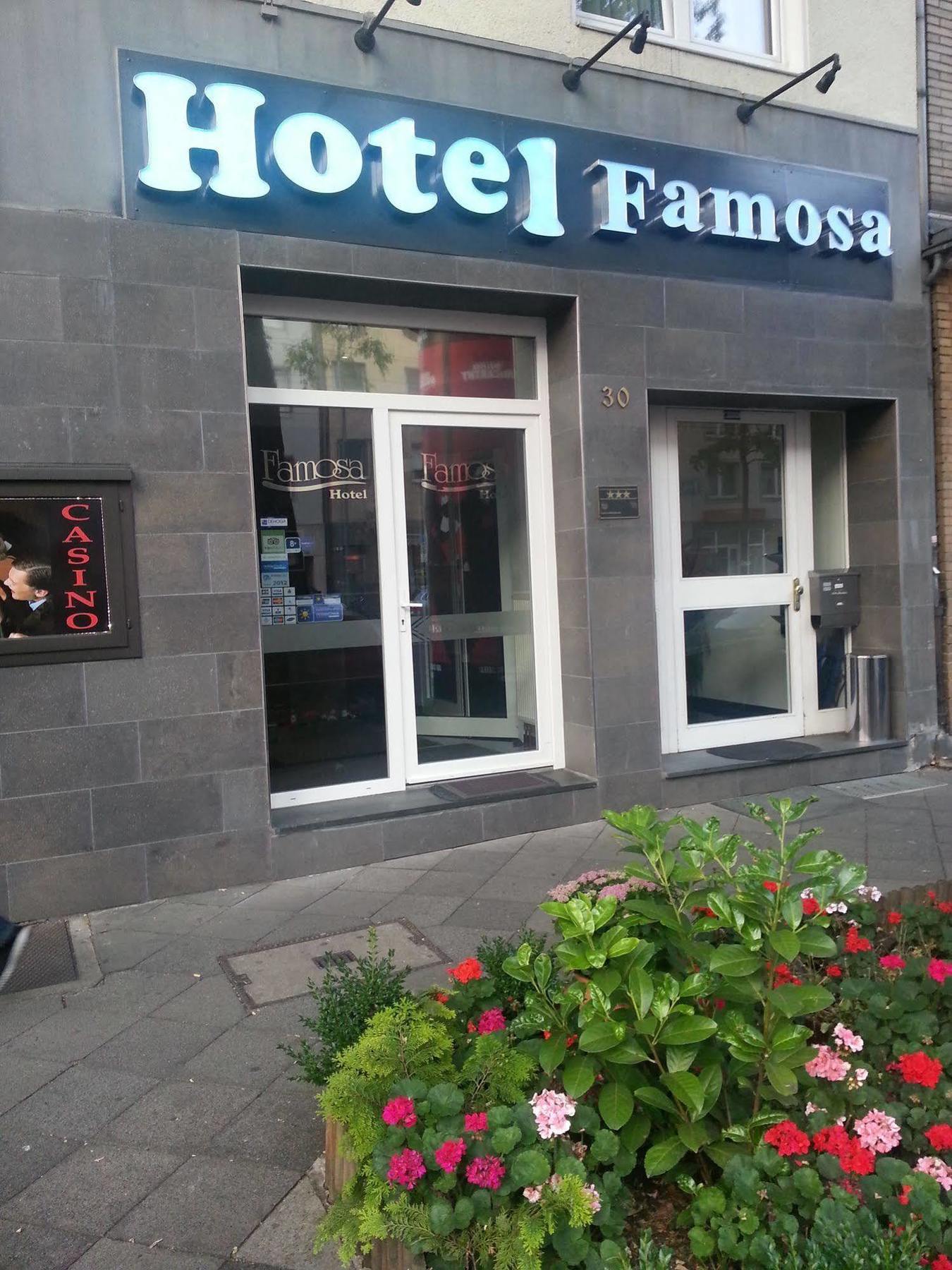 Hotel Famosa Düsseldorf Exterior foto